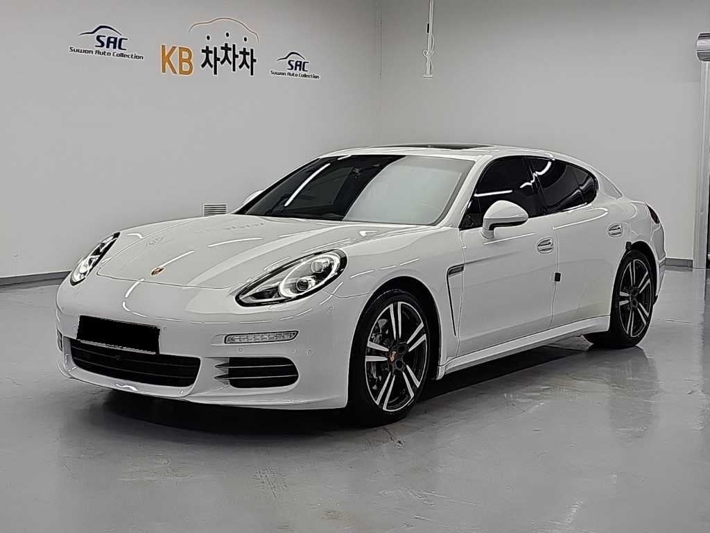 Porsche Panamera — photo 01