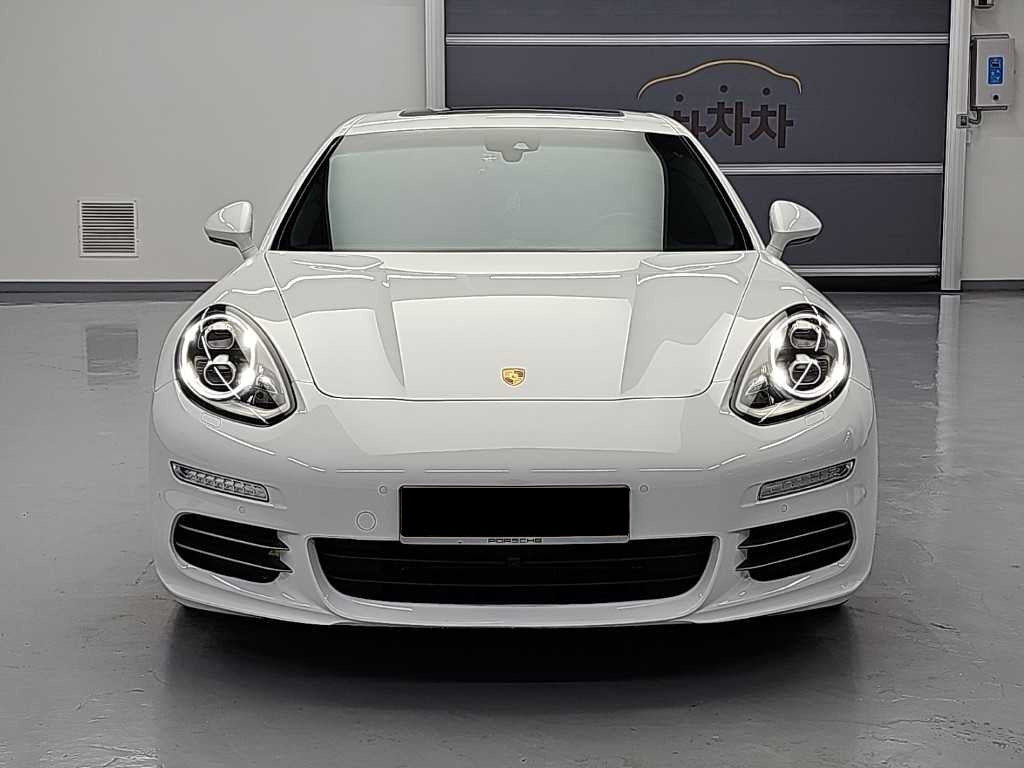 Porsche Panamera — photo 02