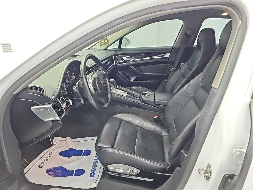 Porsche Panamera — photo 11