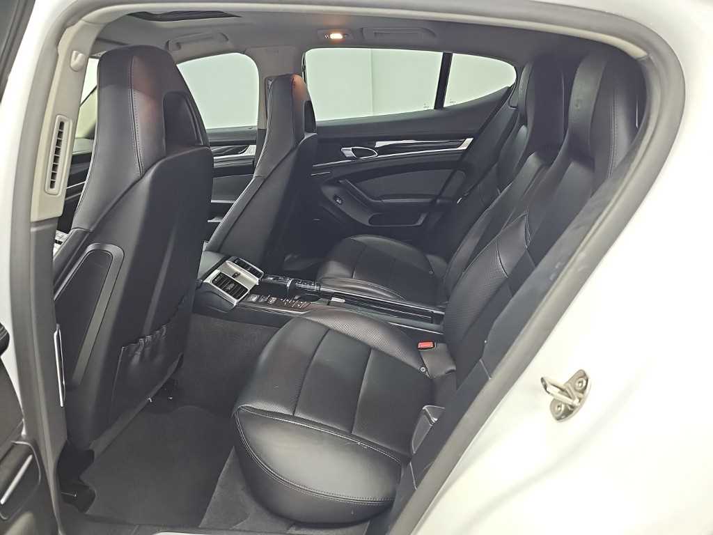 Porsche Panamera — photo 12