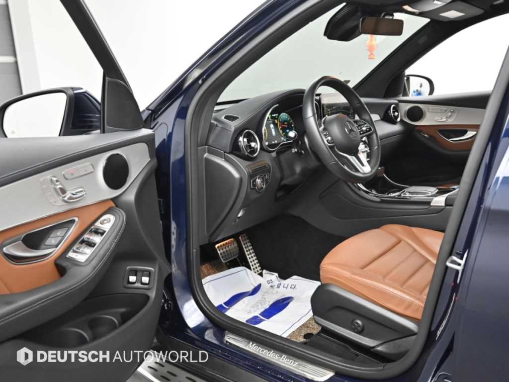 Mercedes-Benz GLC-Class — photo 11