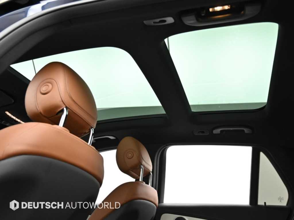 Mercedes-Benz GLC-Class — photo 18