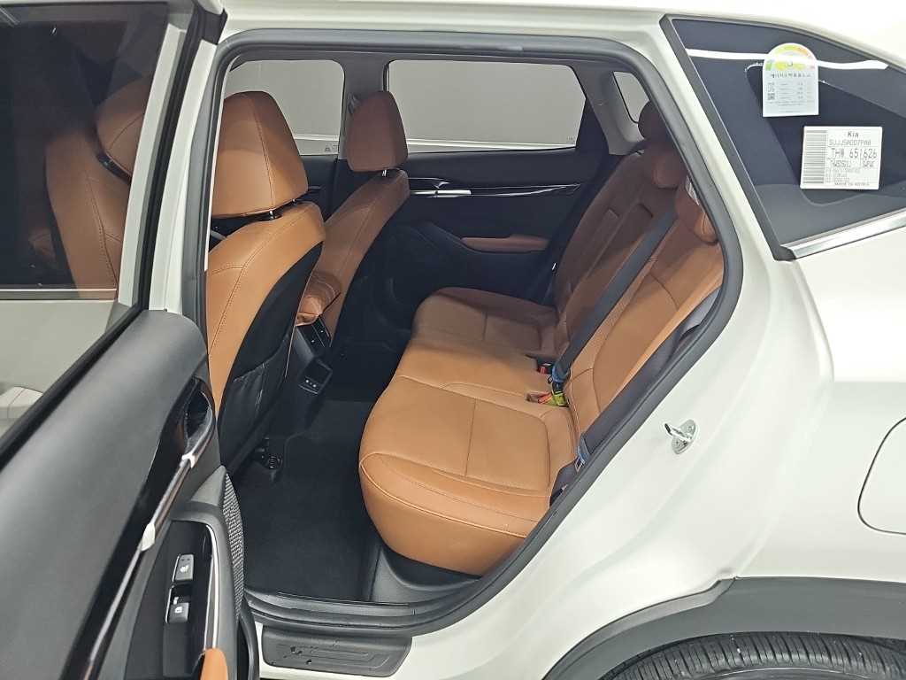 Kia Seltos — photo 12