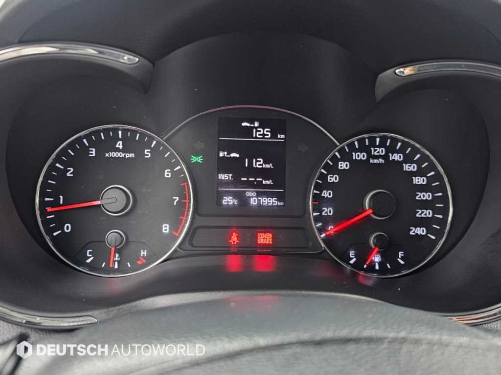 Kia K3 — photo 08