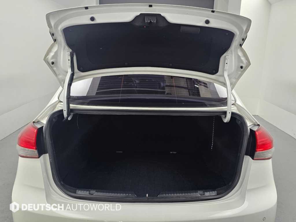 Kia K3 — photo 19