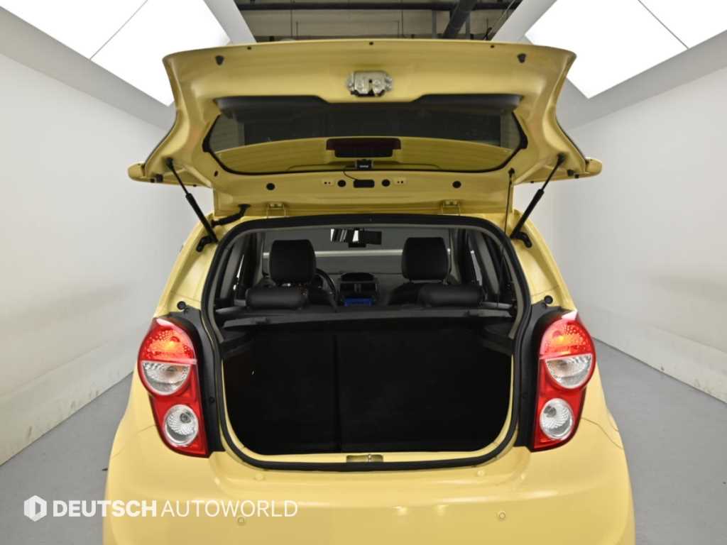 CHEVROLET Spark — photo 19