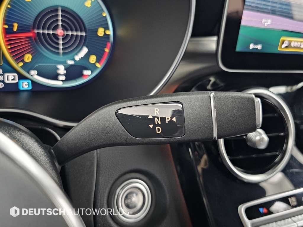 Mercedes-Benz GLC-Class — photo 09