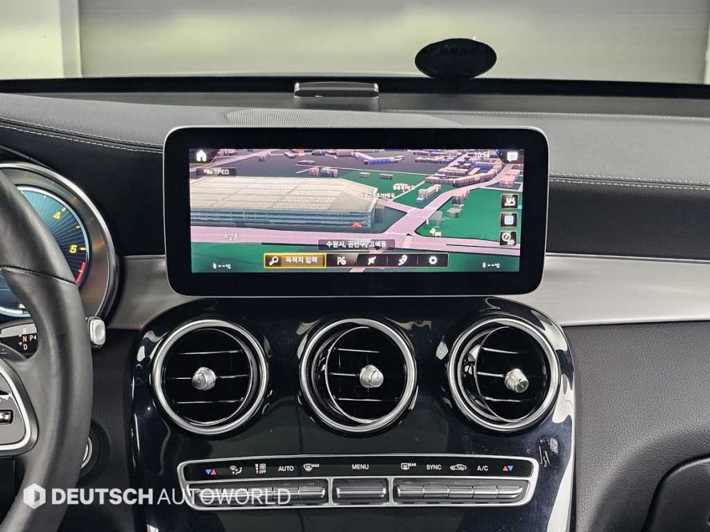 Mercedes-Benz GLC-Class — photo 14