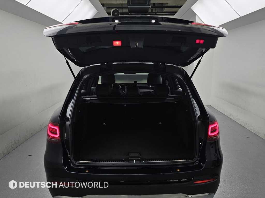 Mercedes-Benz GLC-Class — photo 19