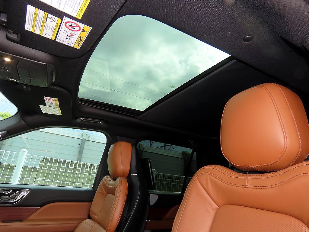 Lincoln Navigator — photo 14