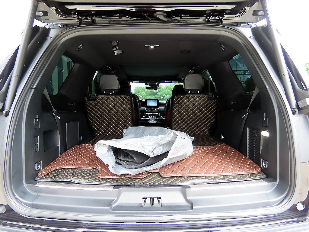 Lincoln Navigator — photo 15