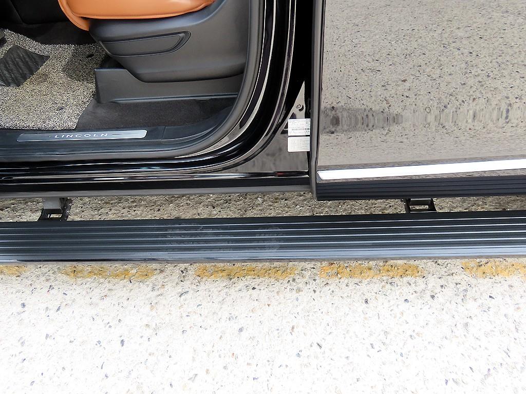 Lincoln Navigator — photo 16
