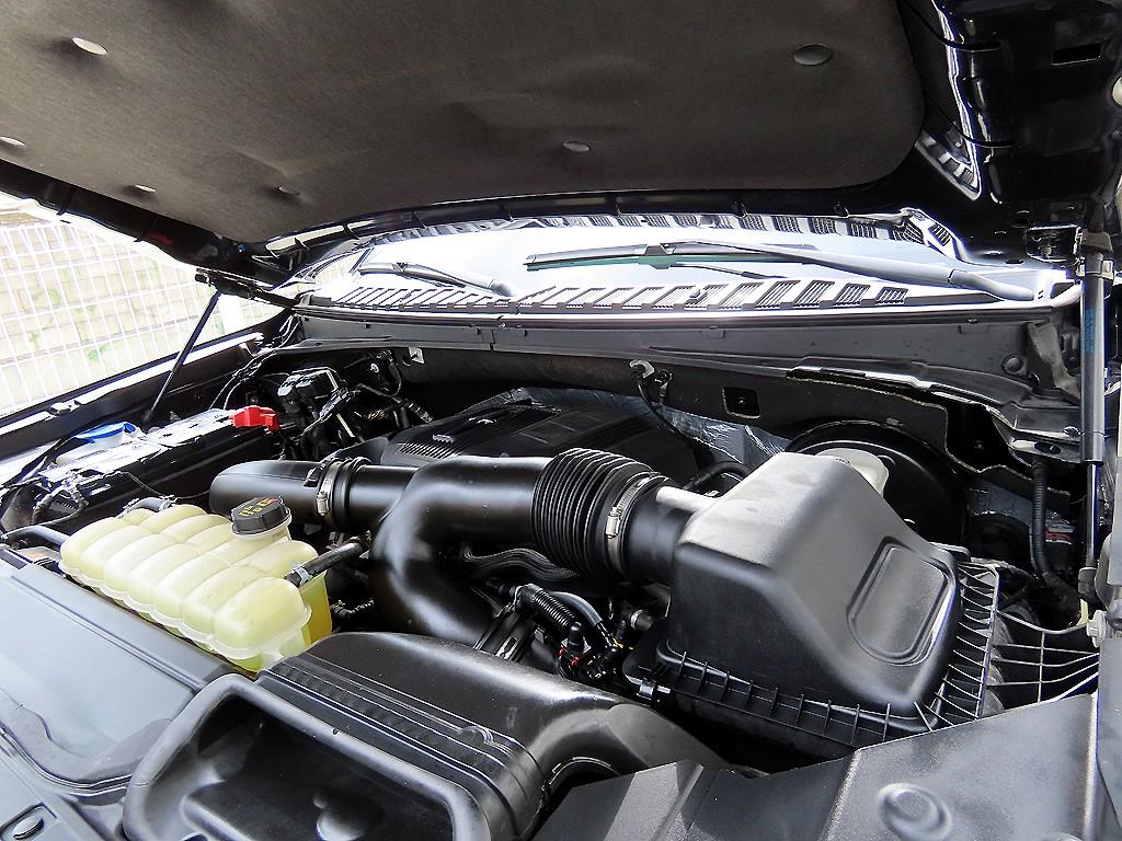 Lincoln Navigator — photo 19