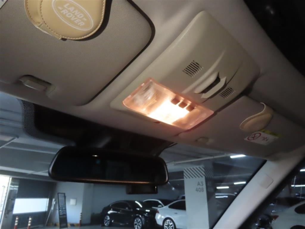 Land Rover Discovery — photo 10
