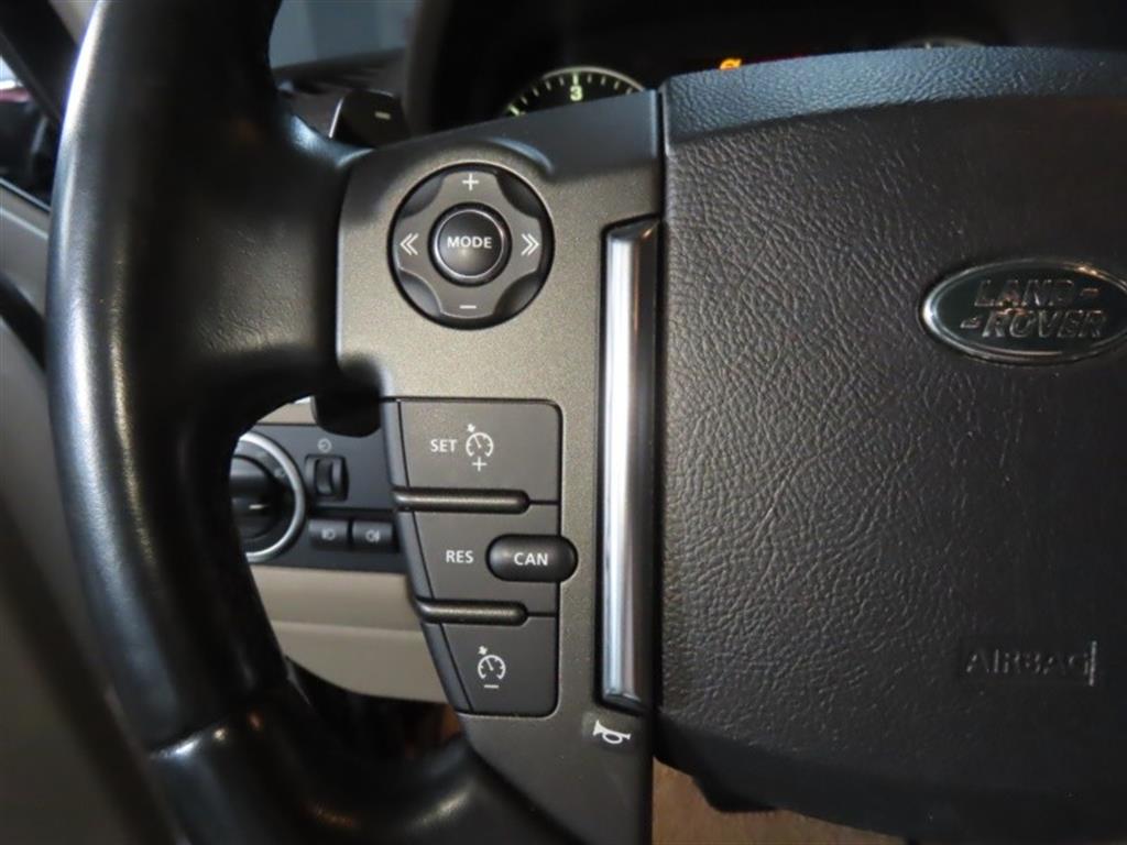 Land Rover Discovery — photo 11