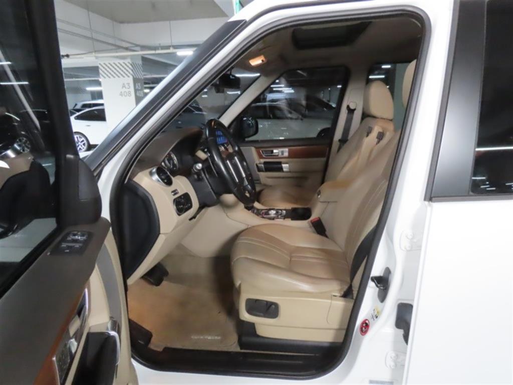 Land Rover Discovery — photo 13