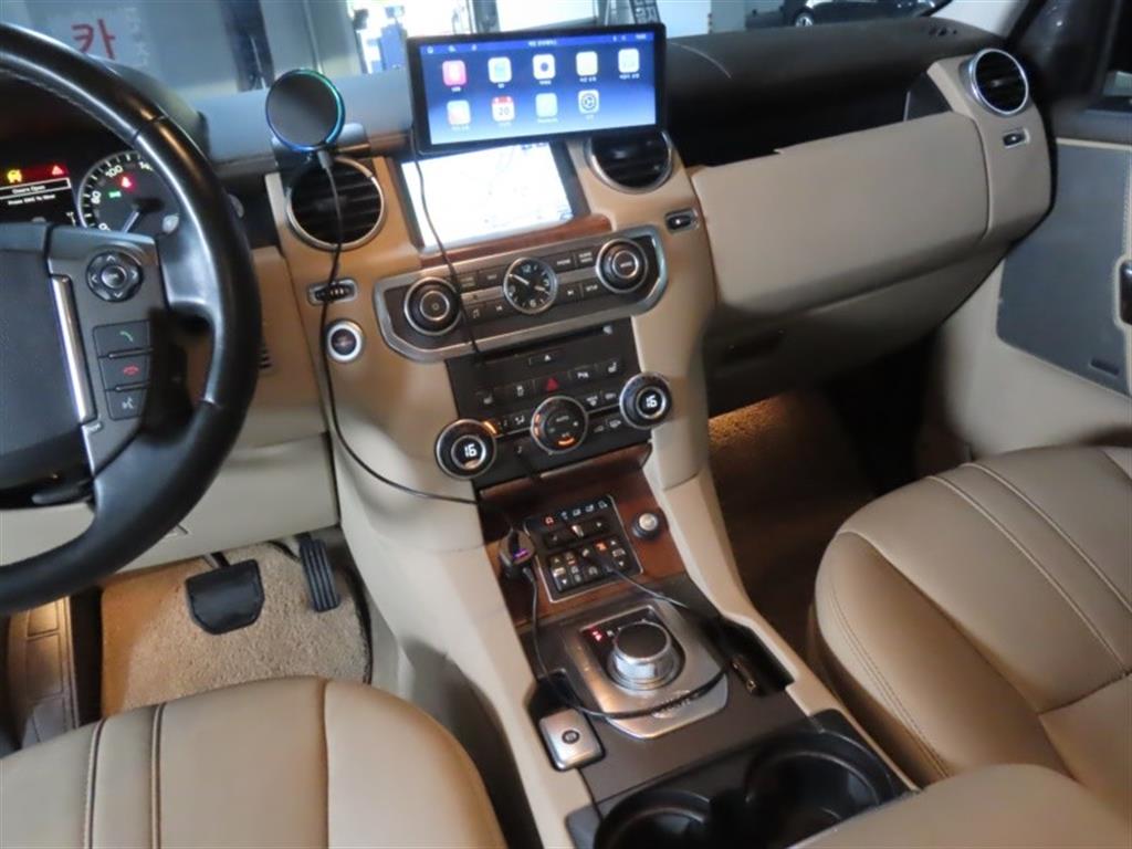 Land Rover Discovery — photo 16