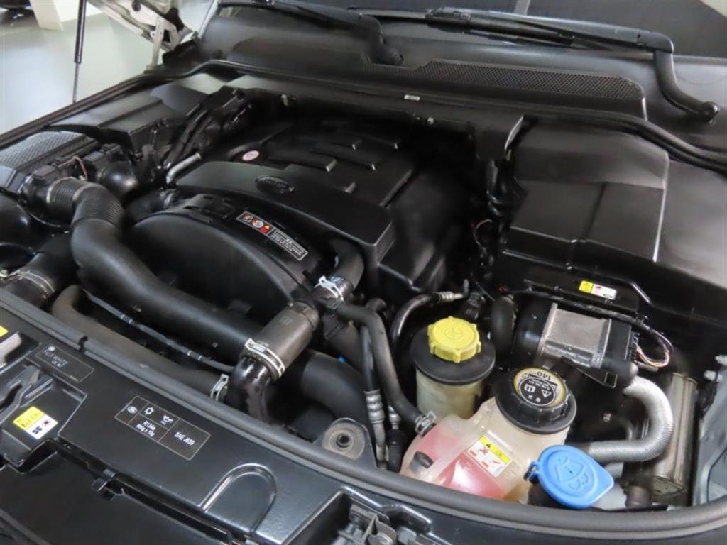 Land Rover Discovery — photo 20