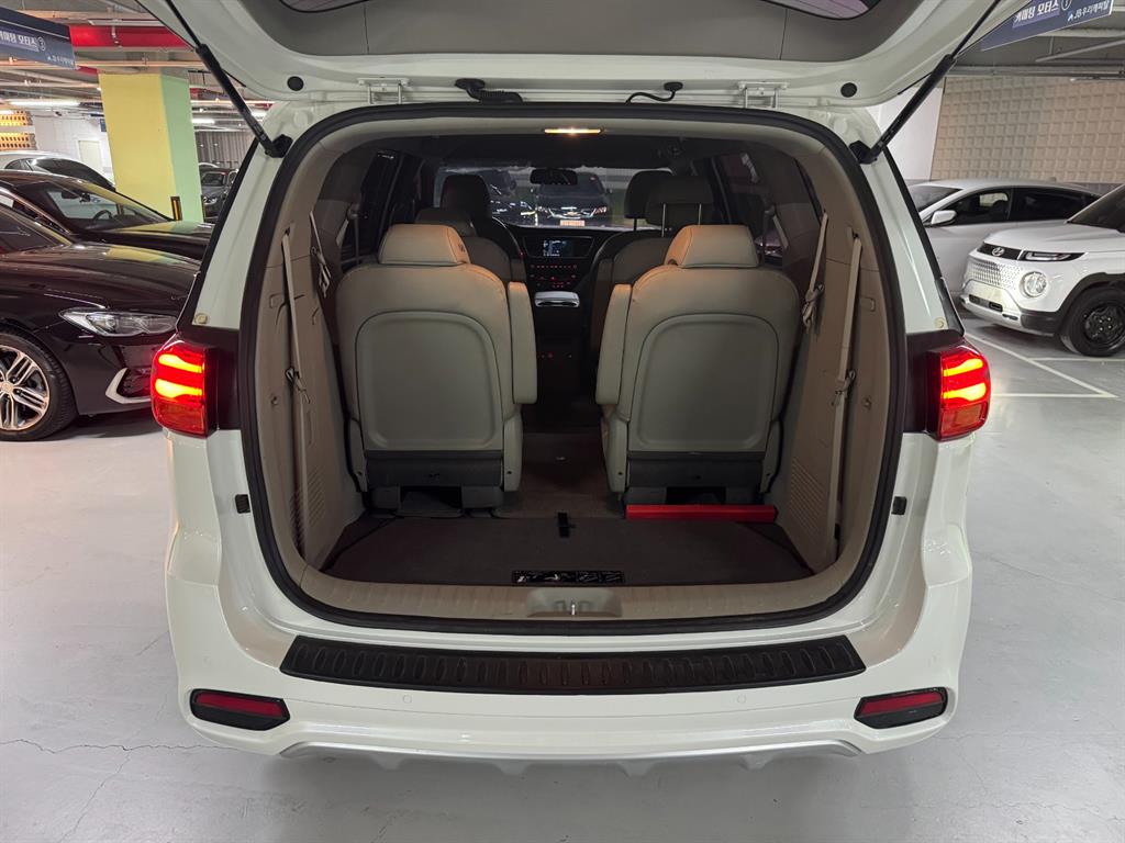 Kia Carnival — photo 05