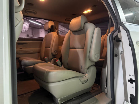Kia Carnival — photo 07