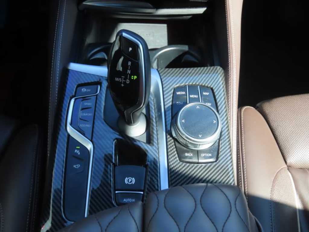 BMW 5-Series — photo 13