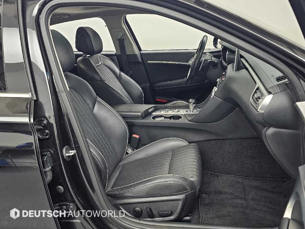 Genesis G70 — photo 10