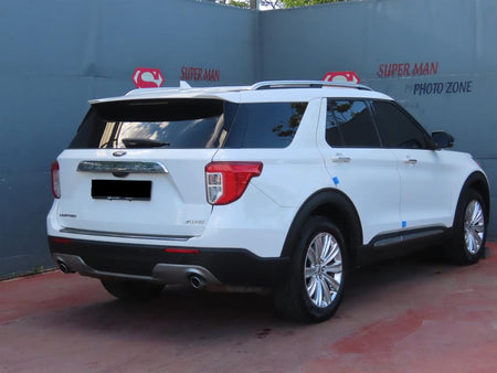 Ford Explorer — photo 05