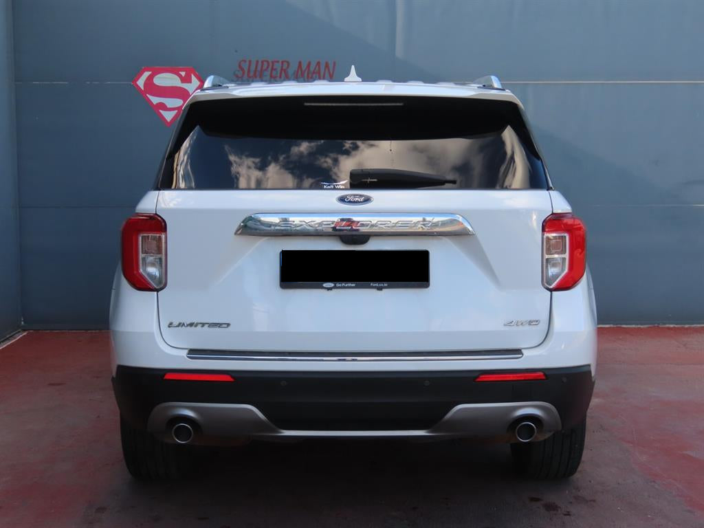 Ford Explorer — photo 07