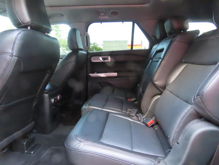 Ford Explorer — photo 15