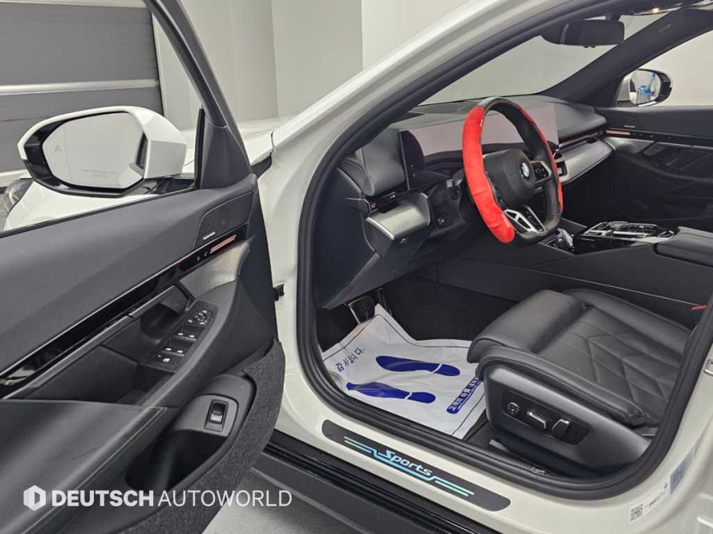 BMW 5-Series — photo 11