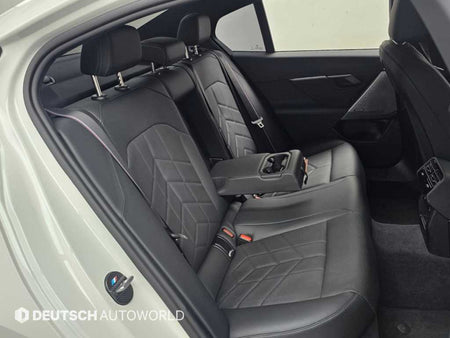 BMW 5-Series — photo 12