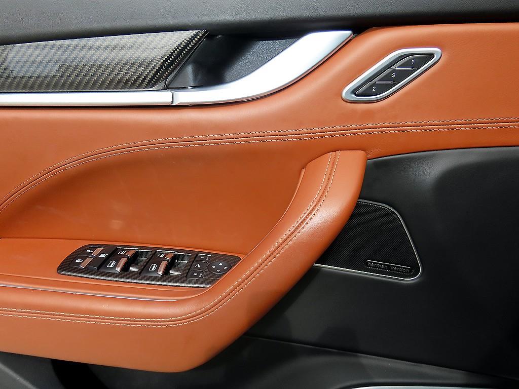 Maserati Levante — photo 11