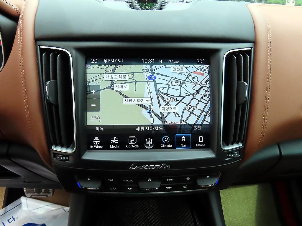 Maserati Levante — photo 13