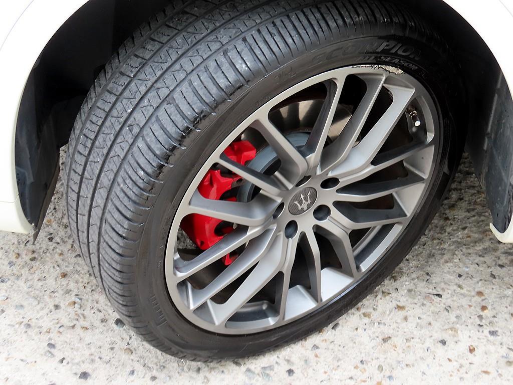 Maserati Levante — photo 20