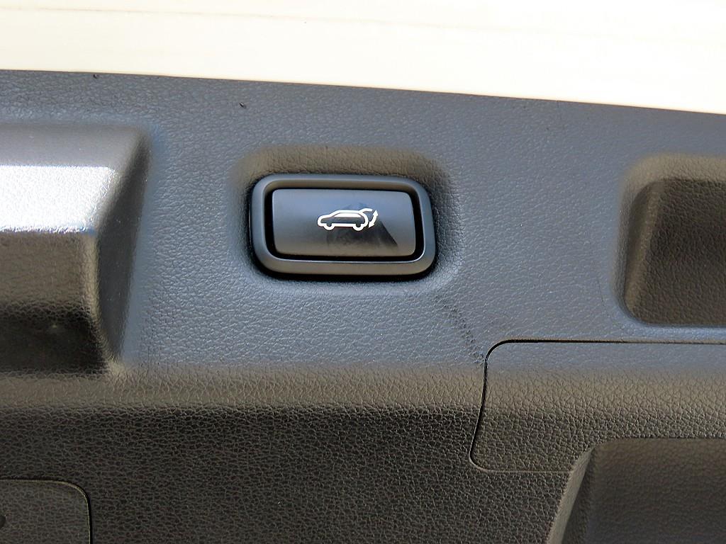 Hyundai Santafe — photo 18