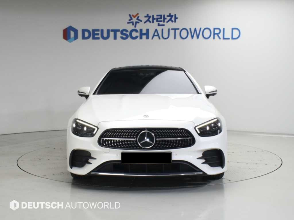 Mercedes-Benz E-Class — photo 03