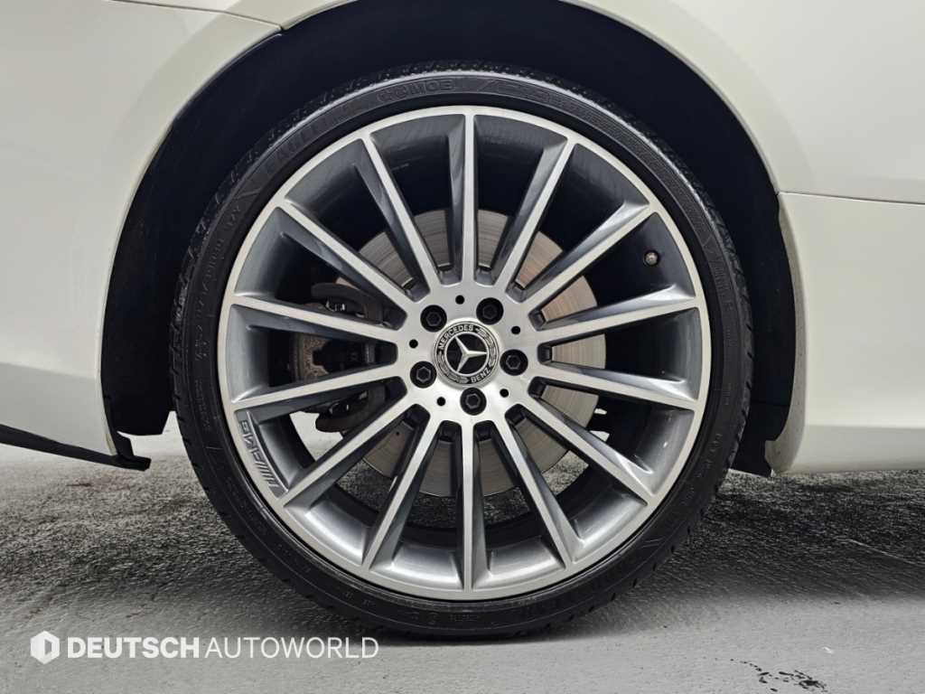 Mercedes-Benz E-Class — photo 05