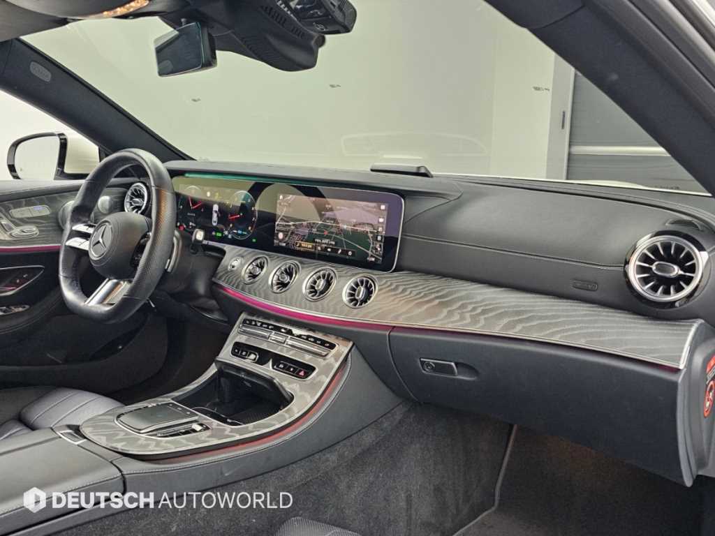 Mercedes-Benz E-Class — photo 07