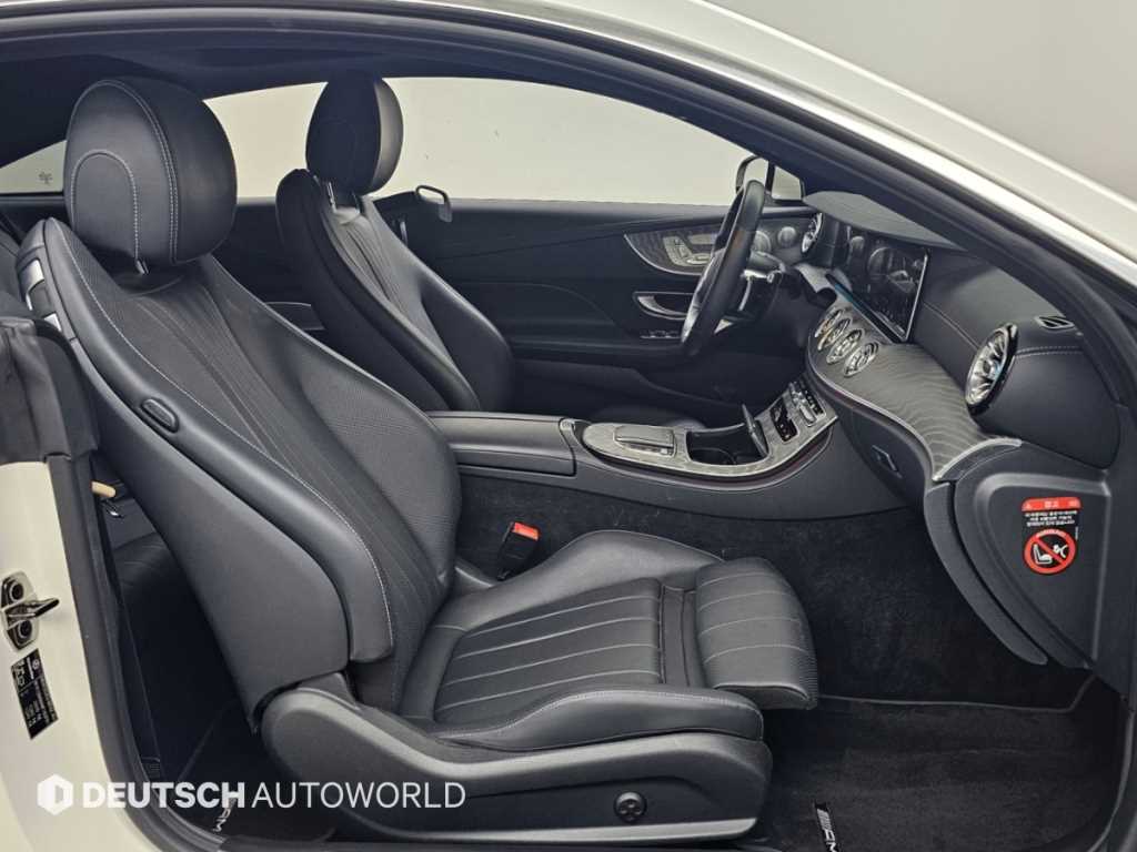 Mercedes-Benz E-Class — photo 10