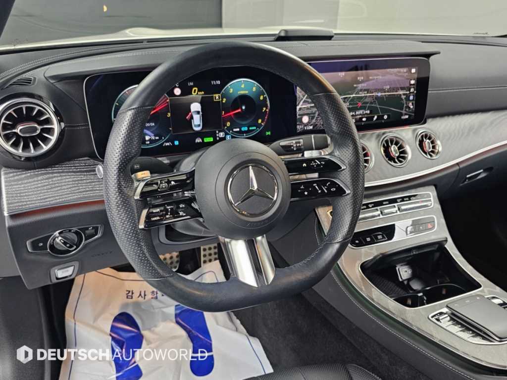 Mercedes-Benz E-Class — photo 13