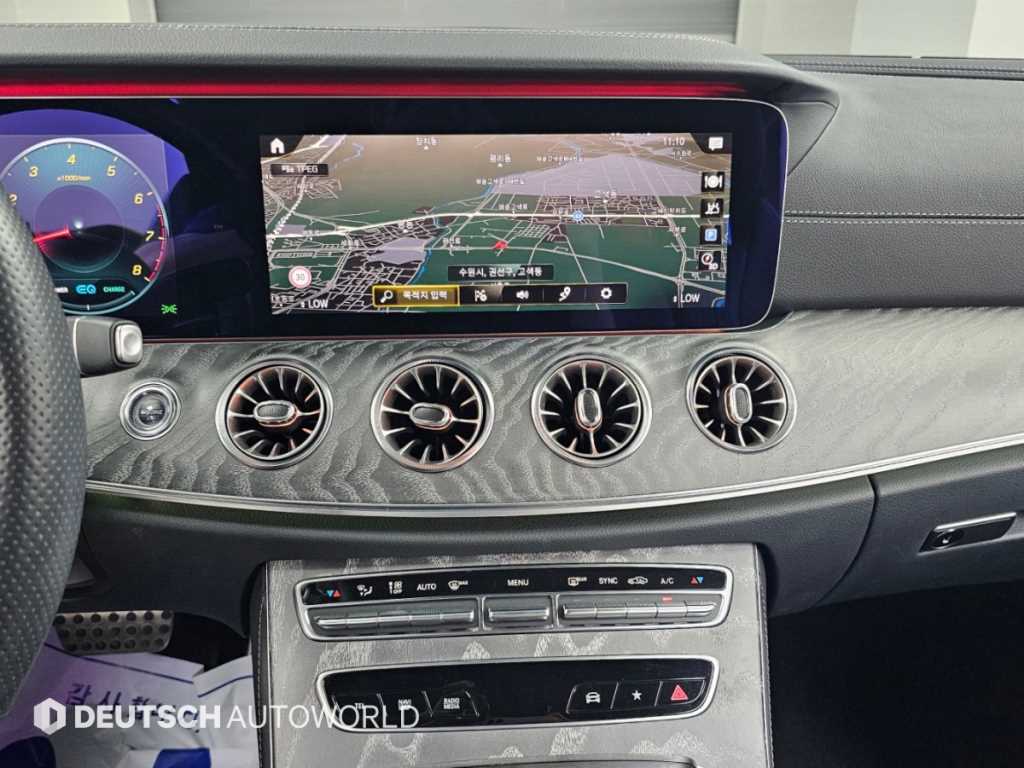 Mercedes-Benz E-Class — photo 14