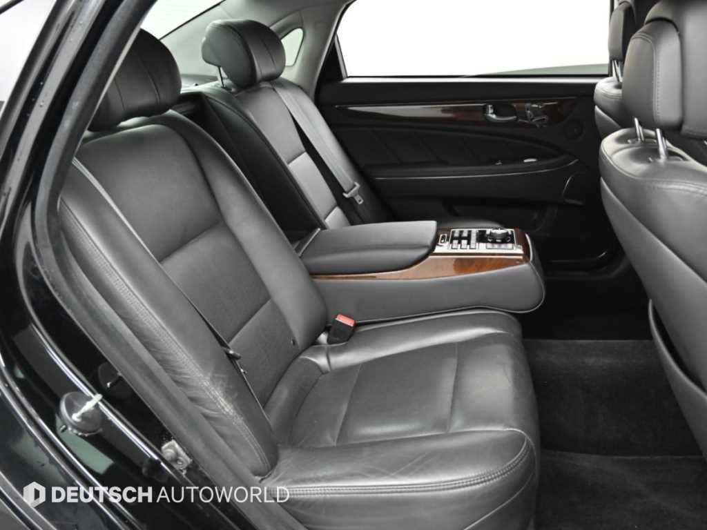 Hyundai Equus — photo 12
