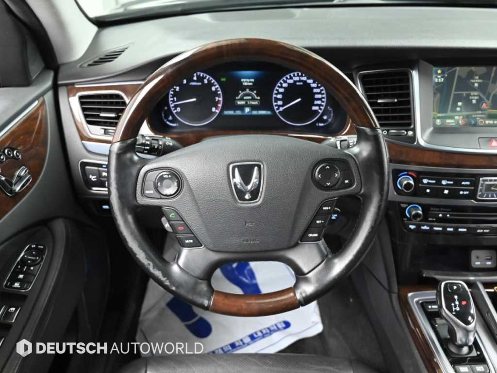 Hyundai Equus — photo 13