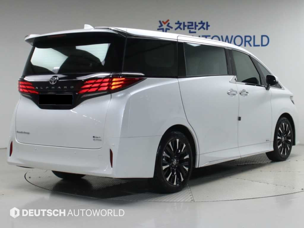 Toyota Alphard — photo 02