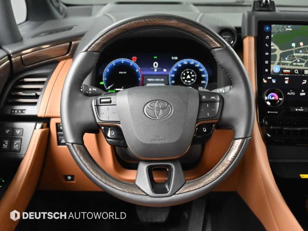 Toyota Alphard — photo 13