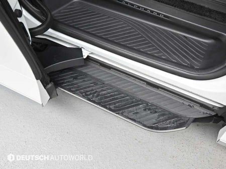 Toyota Alphard — photo 16