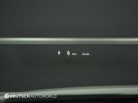 Toyota Alphard — photo 17
