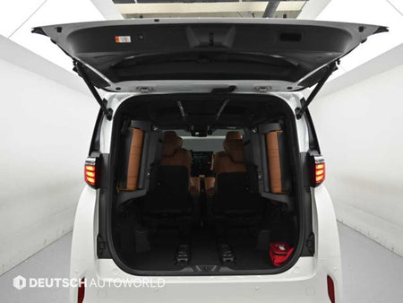 Toyota Alphard — photo 19