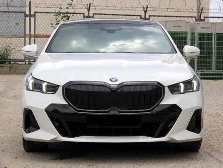 BMW 5-Series — photo 01