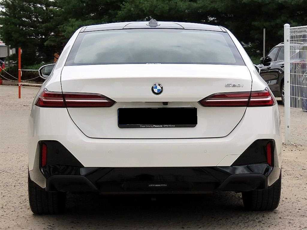 BMW 5-Series — photo 04